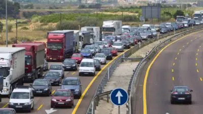 DGT alerta sobre el colapso vial y propone compartir coche